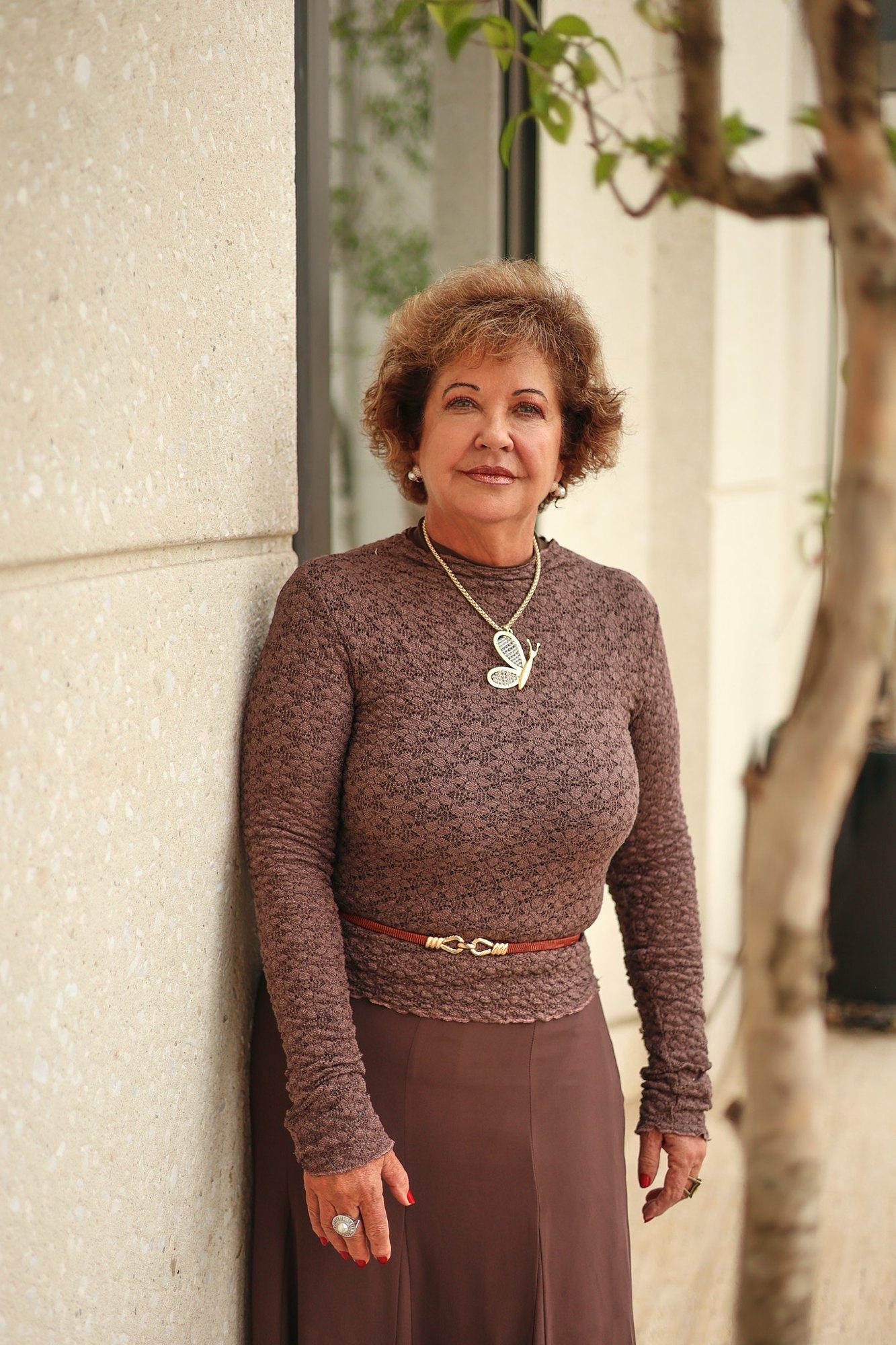 Dra. Miriam Mantovani em retrato ao ar livre